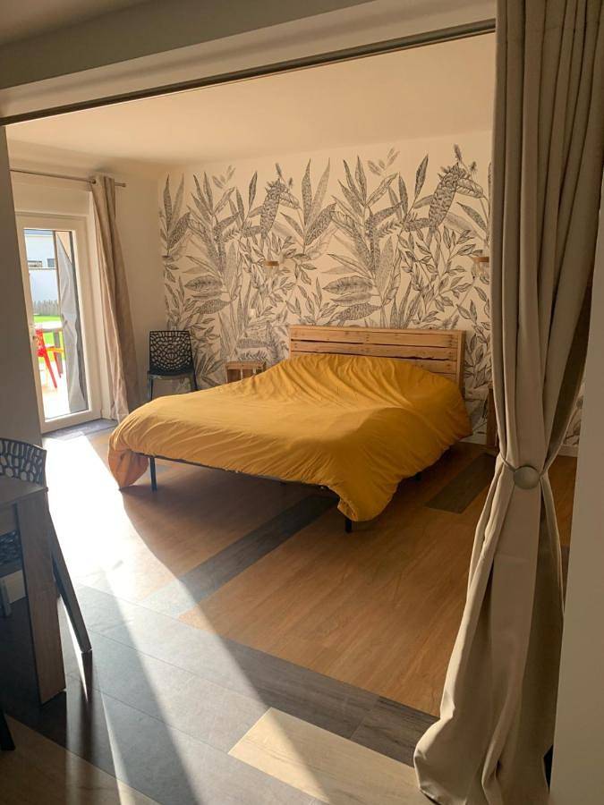 Gîte pour 4 personnes, avec jardin à Avoine - 2