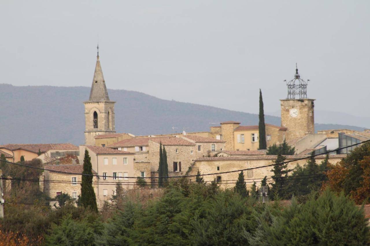 Appartement entier, One-Bedroom Apartment in Grillon, Enclave de Valreas