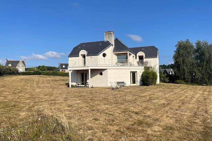Location de vacances pour 10 personnes, avec Balcon et Jardin dans Plage de Pen-Guen