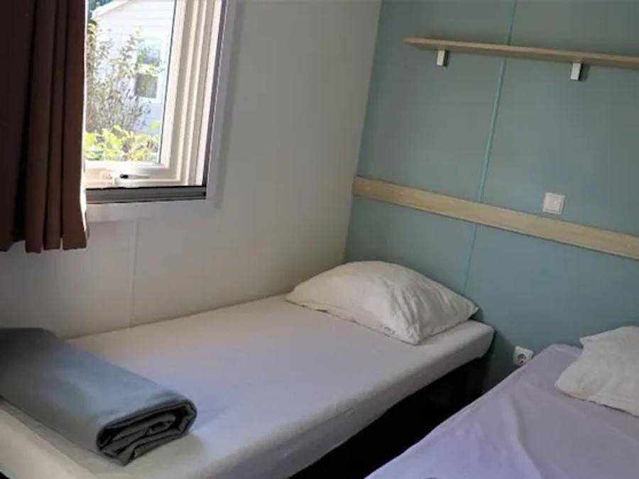 Flower Camping Altea - Mobilhome 4 personnes - Cottage Confort 30m² - (2 chambres) - dont 8m2 de terrasse intégrée + Climatisation + Tv 4 pers in Vic-la-Gardiole, Côte d'Améthyste