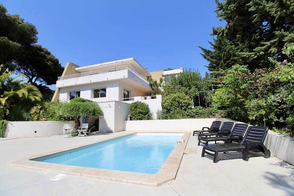 Villa climatisée au bord de mer - 6 chambres, 12 couchages - Piscine et pétanque in Carry-le-Rouet, Côte méditerranéenne (France)