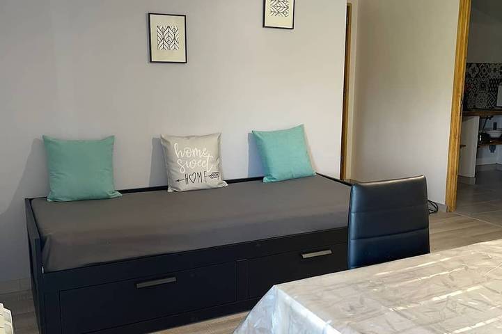 Gîte pour 4 personnes, avec terrasse ainsi que jardin et piscine à Dauphin (homonymie) - 3