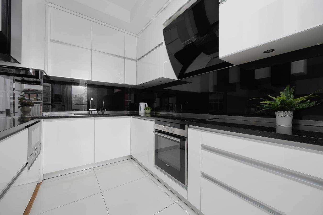 Appartement entier, Cybernetyki 7D Warsaw | Family Apartment for 8 people | 3 bedrooms | Garage | Balcony in Mokotów, Varsovie