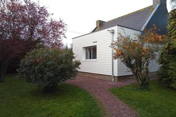 Gîte pour 4 personnes, avec jardin à Pléboulle