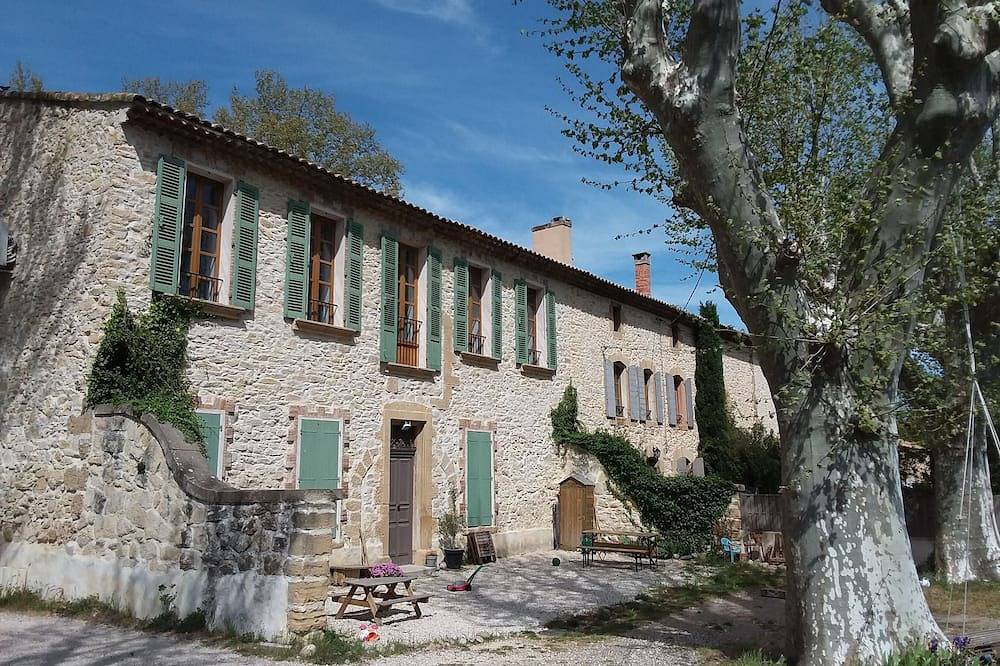 Apartamento entero, Spacious renovated apartment in agricultural building in Peyrolles-en-Provence, Region de Aix-en-Provence