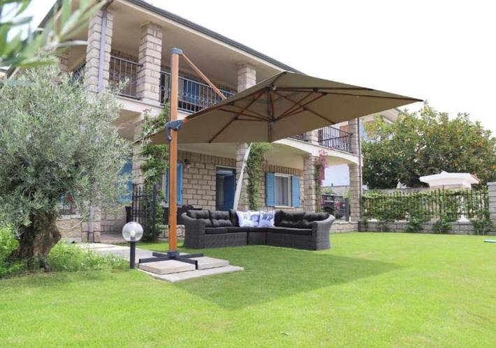 Villa per 6 persone, con Balcone e Terrazza nonché Giardino e Panorama a Badesi