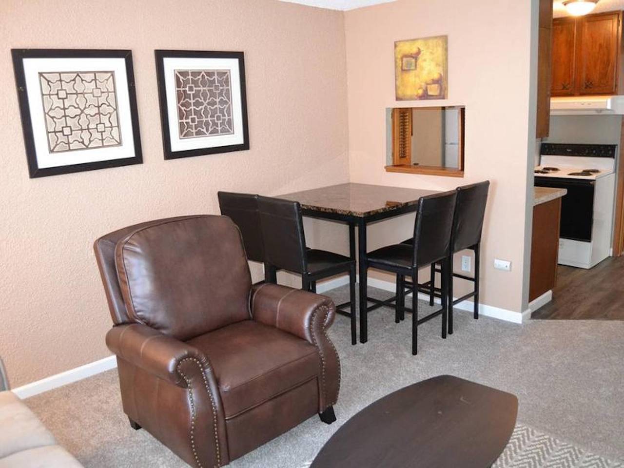 Ganze Wohnung, Entdecken Sie „einen perfekten Ort“ in Grand Forks in Grand Forks, Grand Forks County