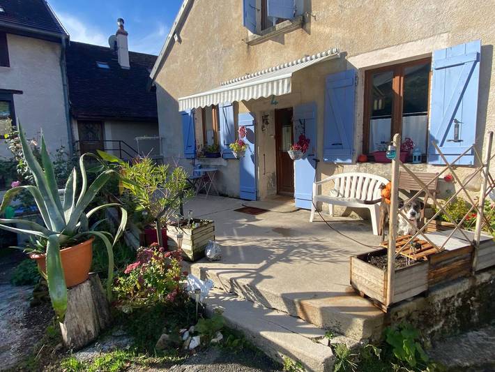 Location de vacances pour 6 personnes, avec Balcon/Terrasse et Vue à Chilly-sur-Salins