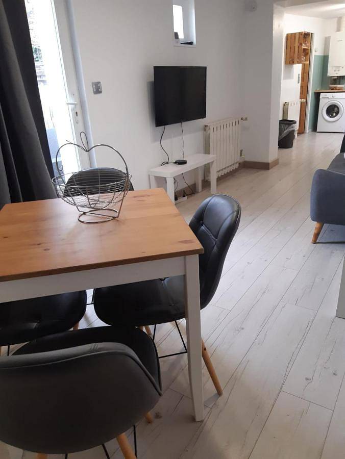 Gîte pour 4 personnes, avec terrasse à L'Isle-Jourdain - 4