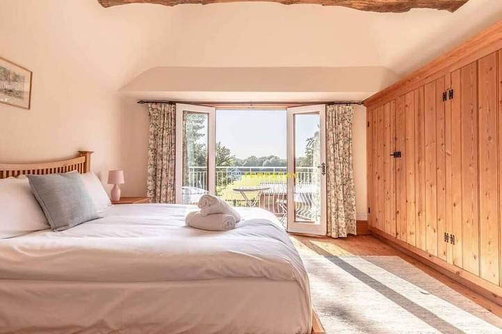 Chestnut Cottage ❤ Windsor Countryside Escape in White Waltham, Berkshire