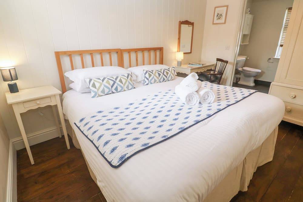 No 3 The Hinges, pet friendly, country holiday cottage in Crantock in Crantock, Cornwall
