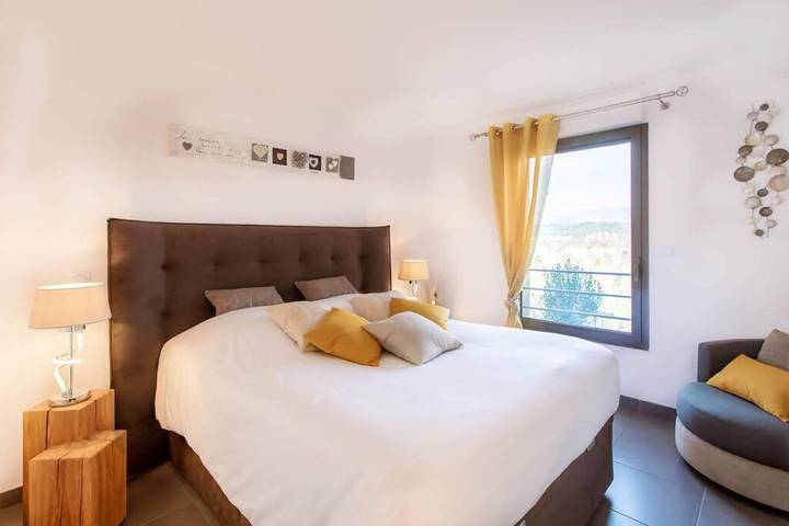 Gîte pour 4 personnes, avec piscine ainsi que terrasse et vue dans Thalazur - 4