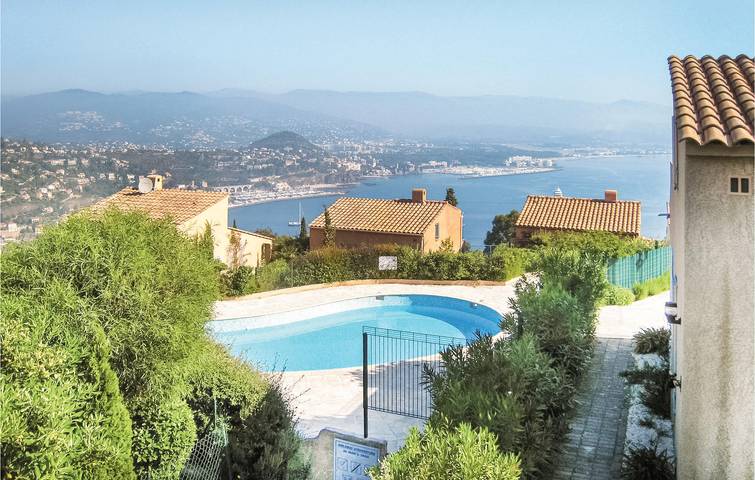 Location de vacances pour 5 personnes, avec terrasse et piscine, adapté aux familles à Théoule-sur-Mer - 2