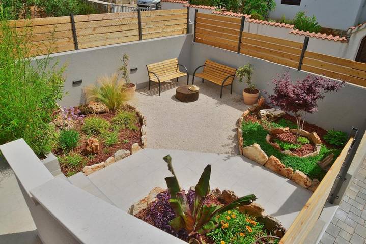 Villa pour 8 personnes, avec vue ainsi que jardin et piscine à Maslinica - 4