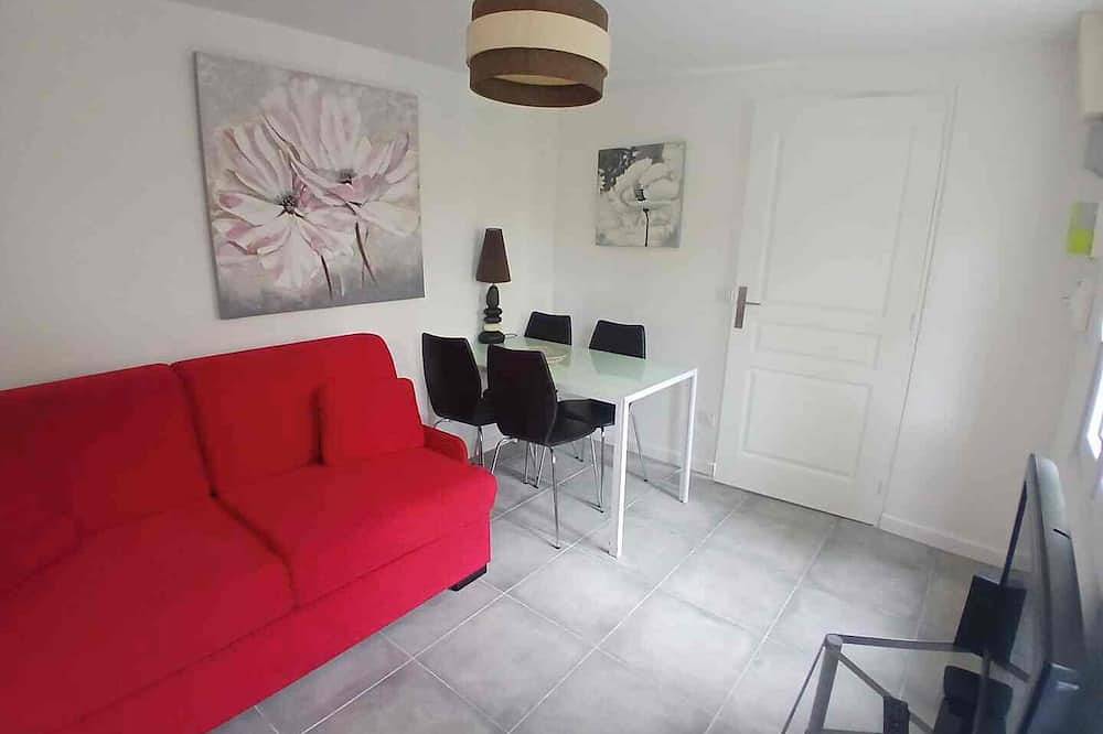 A quiet house within a 15-minute walk of the train station, close to Disney and Paris in Lagny-sur-Marne, Seine-et-Marne