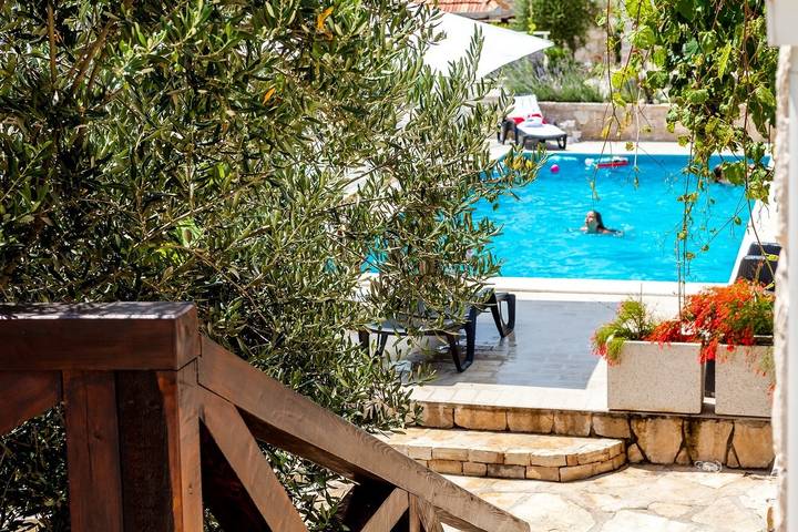 Ferienhaus für 14 Personen, mit Balkon/Terrasse und Pool in Orebic