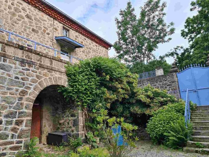 Location de vacances pour 4 personnes, avec jardin et vue à Marcols-les-Eaux - 2