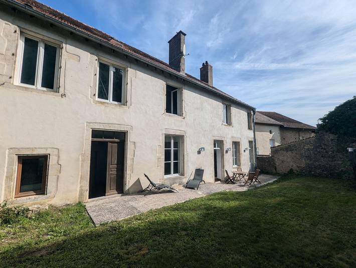 Gîte pour 6 personnes, avec jardin dans Bourmont