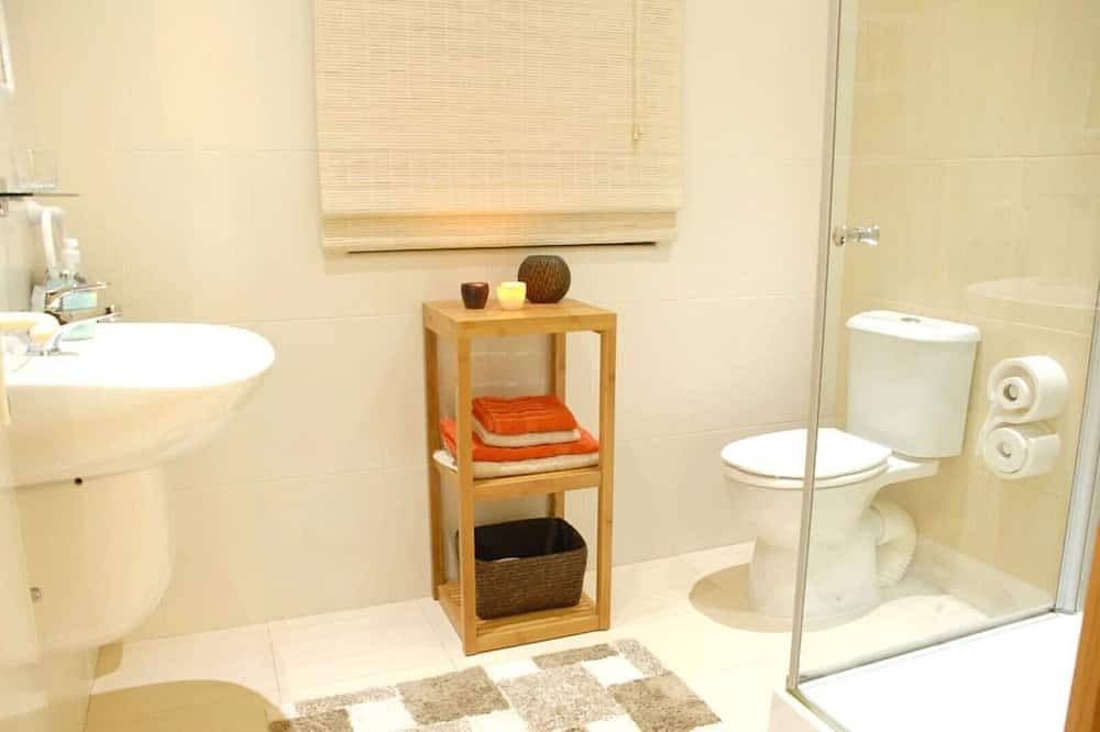 Hel lejlighed, Villa Margherita Unit 1, with a large Pool, patio, and spacious outside spaces. in il-Mellieha, Mellieha