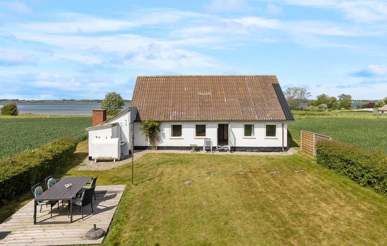 Ferienhaus mit Meerblick für 5 Personen, mit Terrasse und Garten in Kegnæs