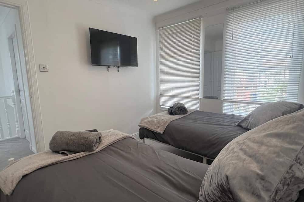 New House interior May 2024. 3 bedroom detached 140m2. Private gardens/parking in Ayr, Firth Of Clyde