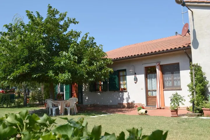 Casa de vacaciones para 6 personas, con jardín además de vistas y piscina, Se admiten mascotas - 1