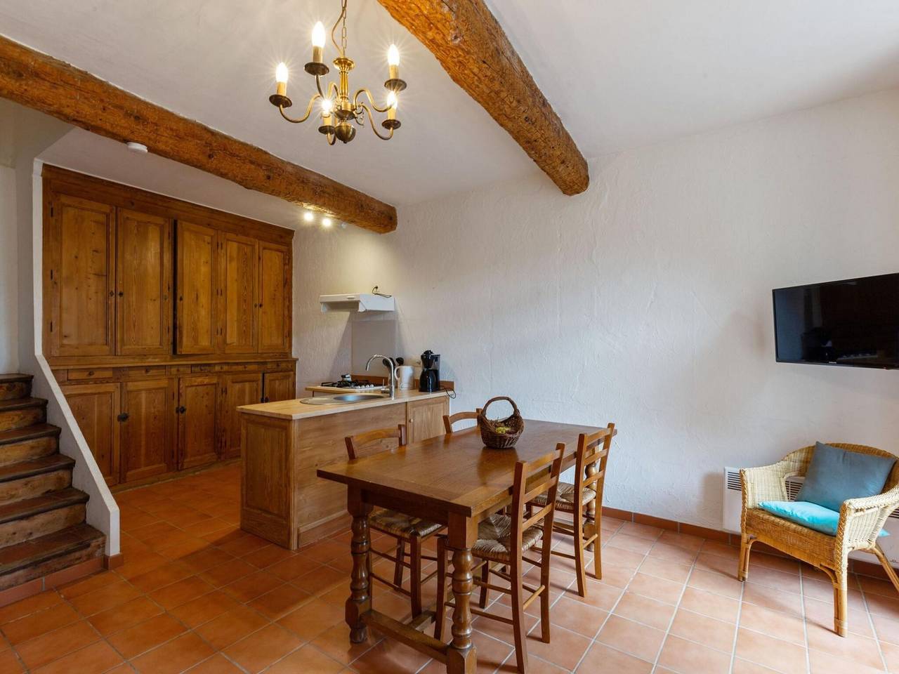Charming Holiday Home in Tautavel with Balcony in Tautavel, Regionaler Naturpark Corbières-Fenouillèdes