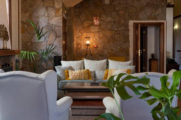 Hotel para 2 personas, con vistas y piscina además de jardín y sauna - 1