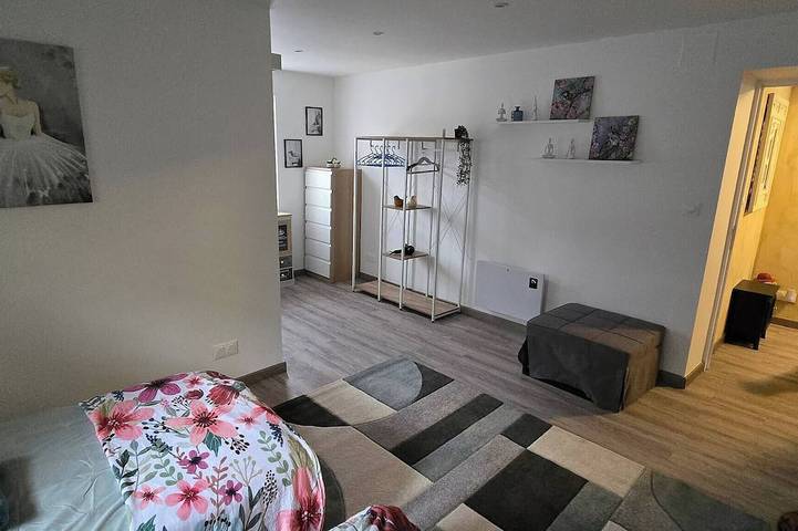 Location de vacances pour 6 personnes, avec terrasse ainsi que jardin et jacuzzi à Chassenon - 3