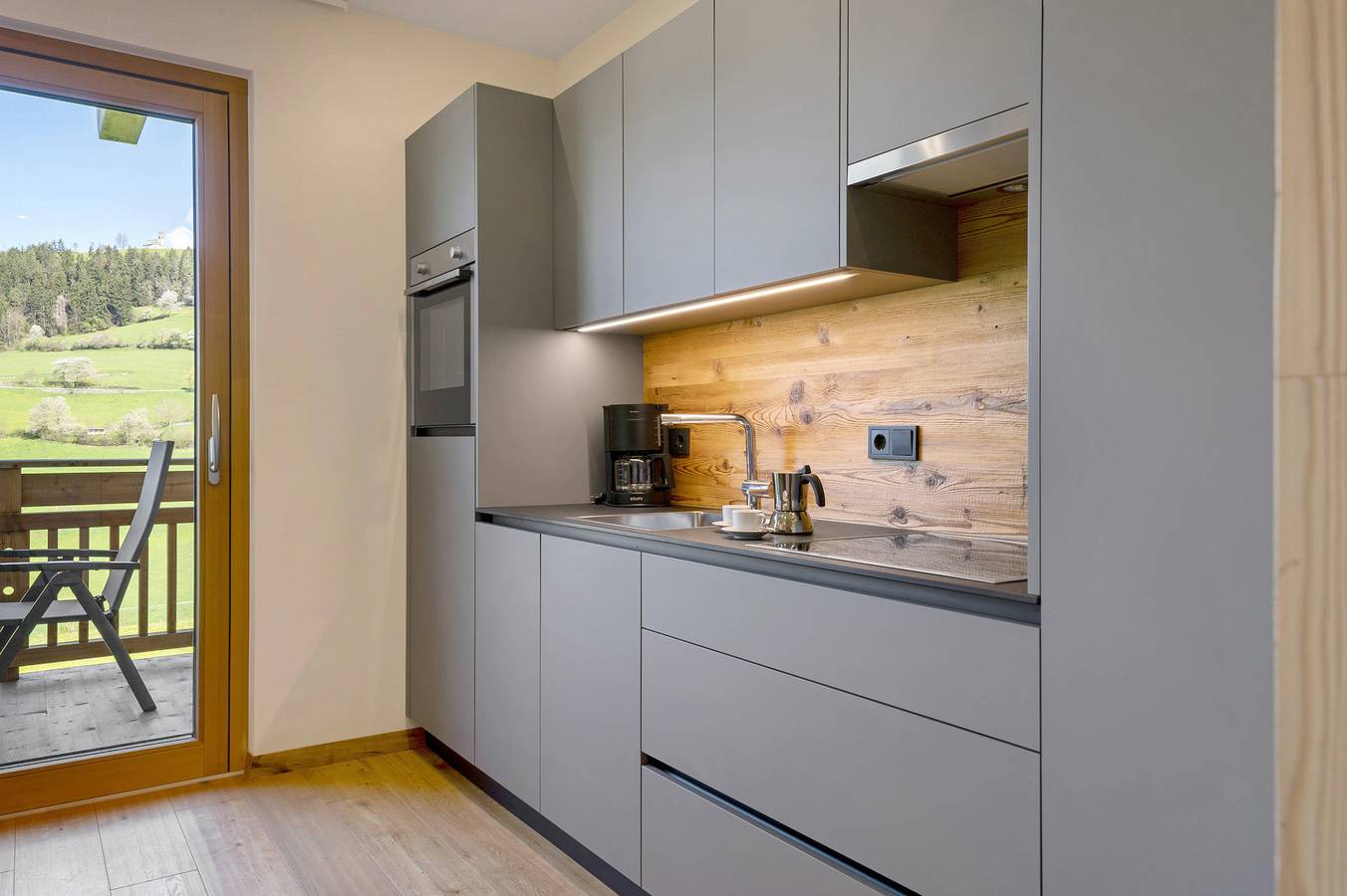 Ganze Wohnung, Ferienwohnung 'Baumannhof Apartment Aria' mit Bergblick, Gemeinschaftsterrasse und Wi-Fi in St. Peter (Bozen), Villnöß