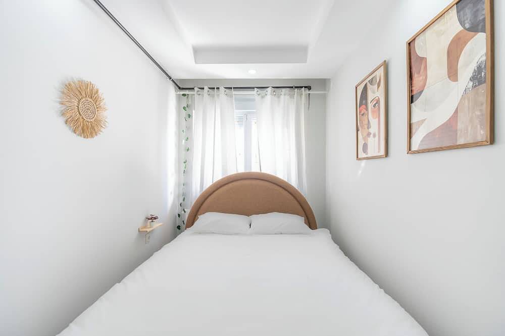 Entire apartment, Funky & Spacious: 2-Bedroom Colourful Escape Near Downtown! in Antalya, Antalya Province