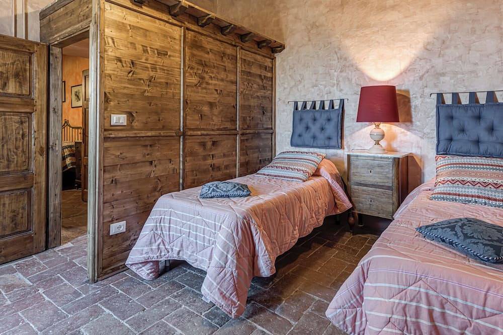 Hel lägenhet, Casciano Apartment in a Historic Estate near Siena with swimming pool in Murlo, Siena provins