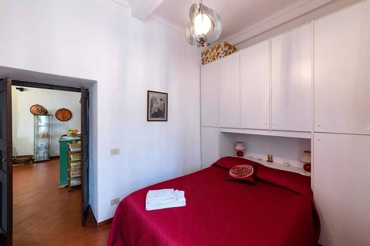 Ganze Wohnung, Guesthost - Discovering Liguria! Castelvittorio Holiday Apt x4 in Castel Vittorio, Ligurische Alpen