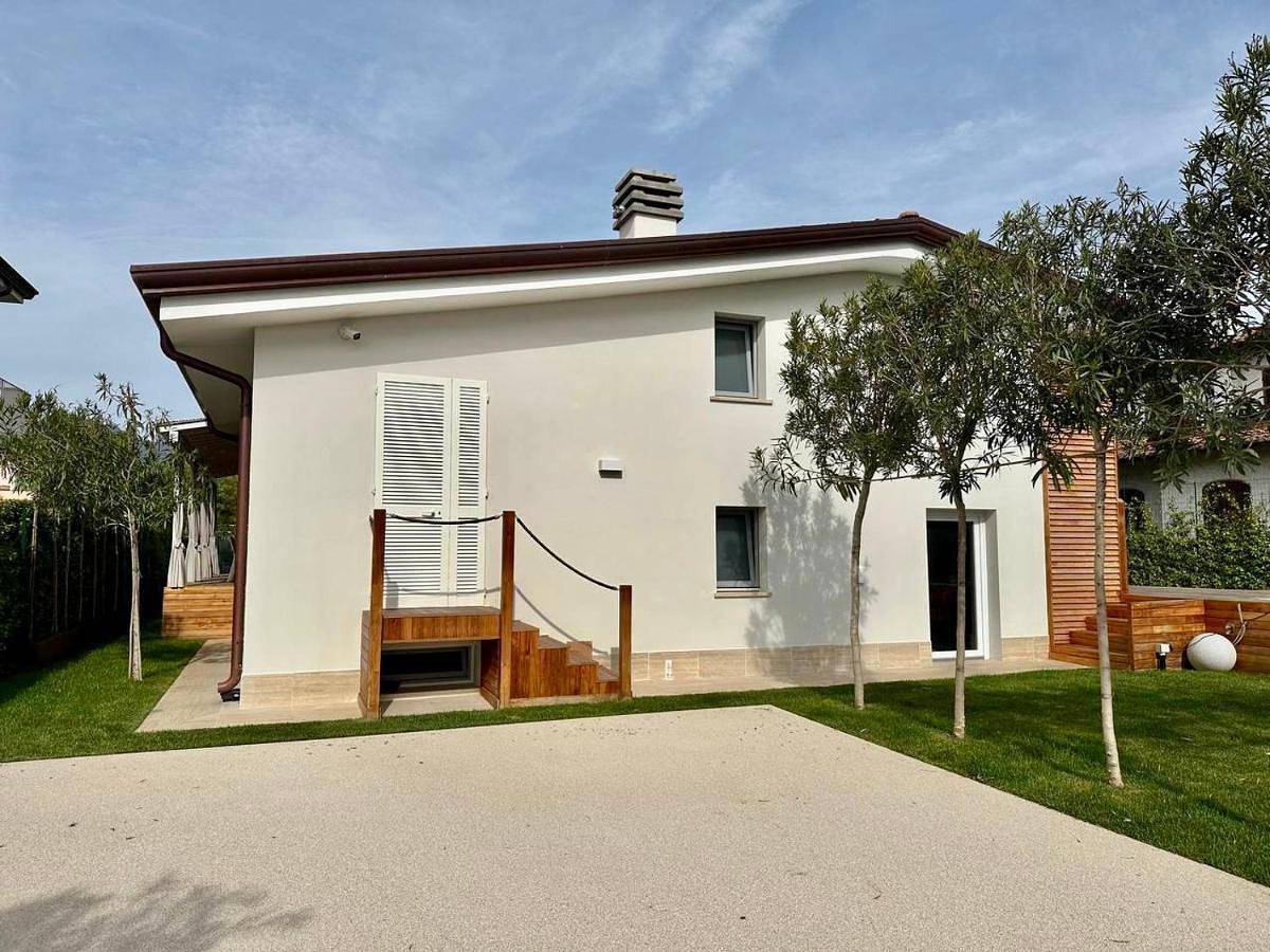 Villa Esse in Forte dei Marmi, Riviera Toscana