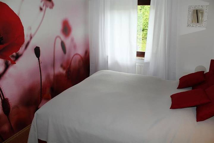 Ganze Ferienwohnung, 6-Bett-Ferienwohnung Dusche/Wc, Nichtraucher in Holsthum, Eifelkreis Bitburg-Prüm