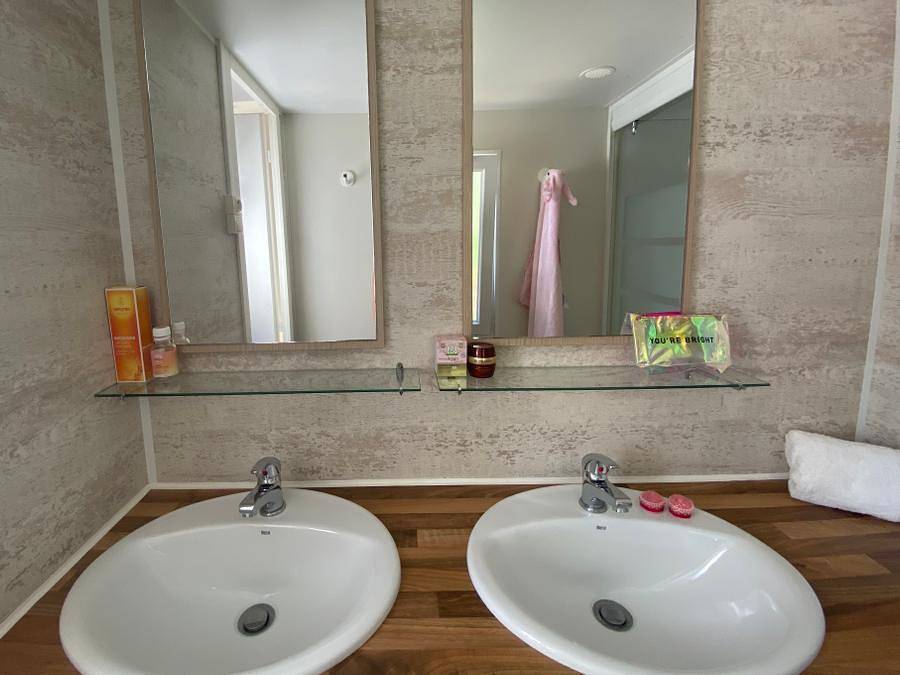 Camping de la Treille - Stacaravan 7 personen - Bora Bora strohut in Cavalaire-sur-Mer, Draguignan en omgeving