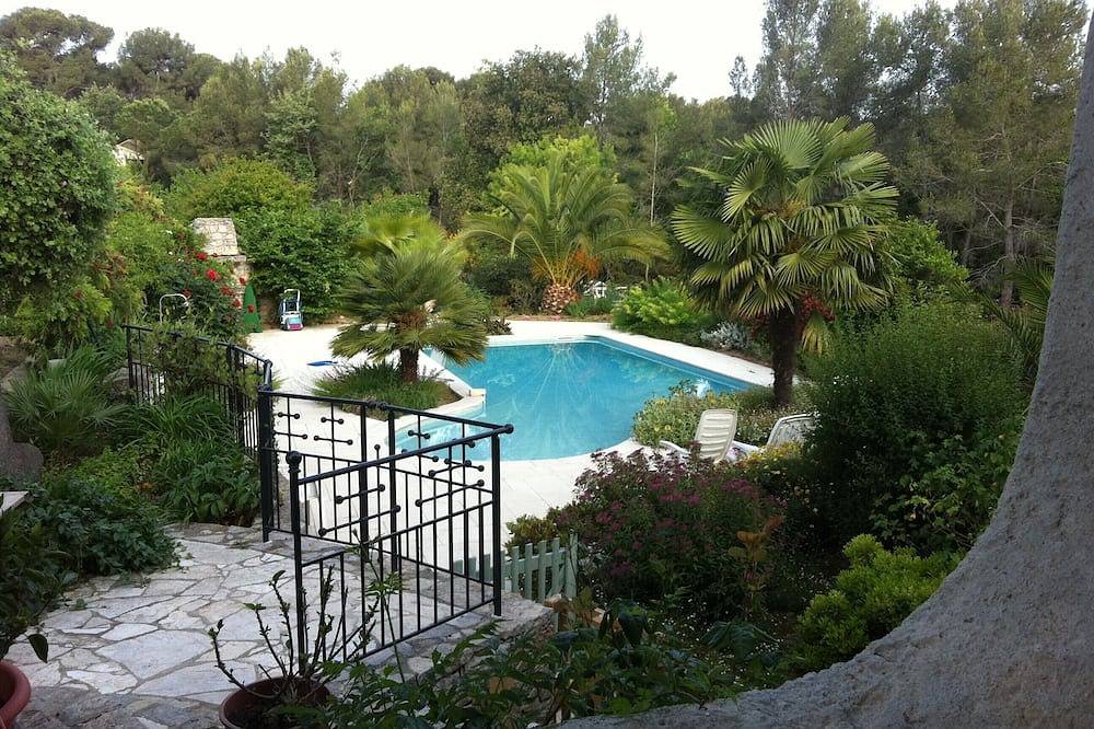 Hermosa planta baja de villa con piscina, Le Pradet (Var) in Le Pradet, Region de Toulon