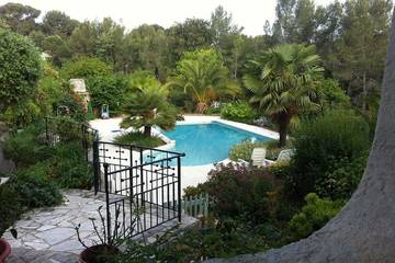 Gîte pour 4 personnes, avec terrasse et jardin à Le Pradet