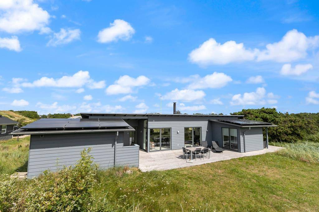 Geschmackvolles Sommerhaus mit Sauna und Spa in Henne Strand in Henne, Varde