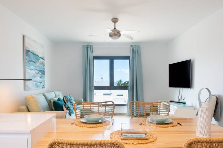 Casa vacanza per 6 persone, con balcone e piscina in San Marcial del Rubicon