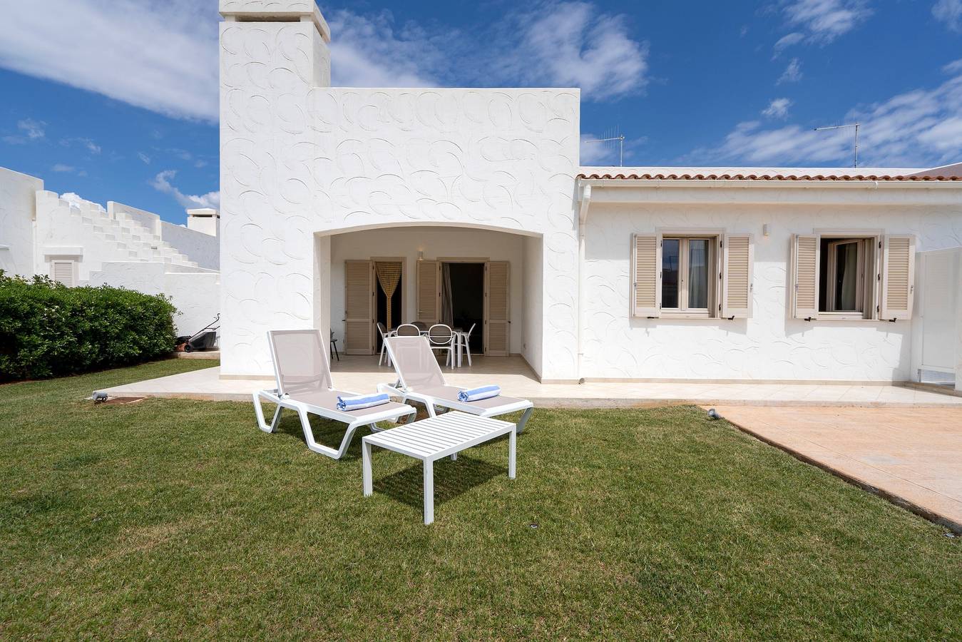 Entire apartment, Holiday Apartment "Villa Katia - Villanova di Ostuni" with Private Terrace and Wi-Fi in Diana Marina, Salento