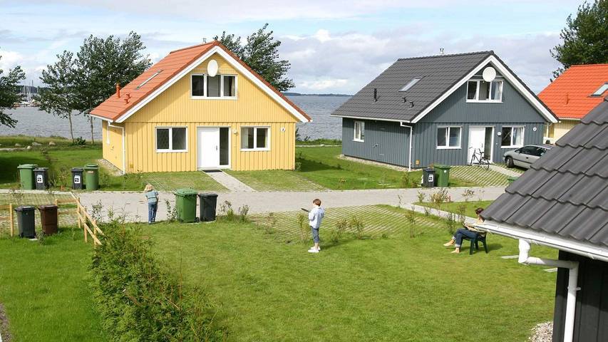 Ferienhaus mit Meerblick für 9 Personen, mit Whirlpool und Sauna sowie Terrasse in Geltinger Bucht - 4