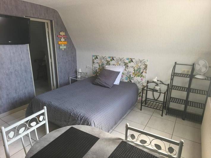 Gîte pour 3 personnes, avec jardin à Questembert