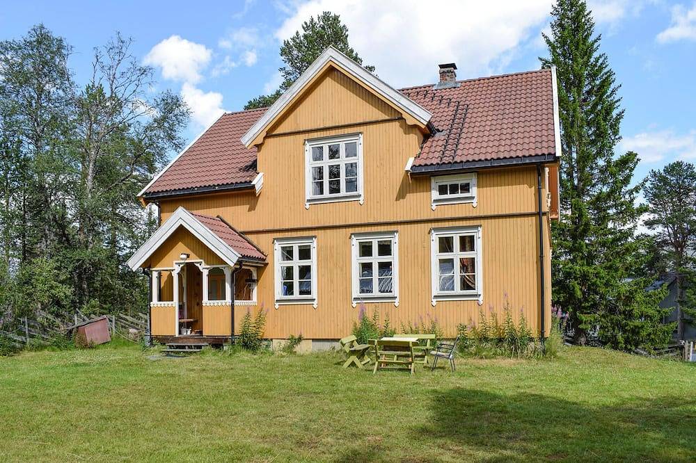 Awesome home in Tufsingdalen in Os (Hordaland)