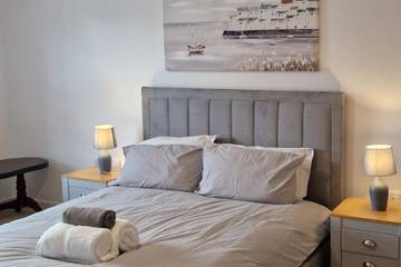 Holiday Rental for 8 People in Peterborough, East of England, Photo 2