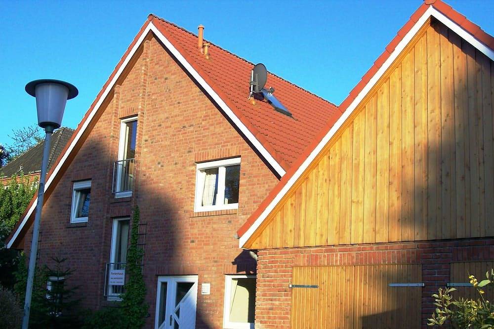200 m² großes freistehendes Ferienhaus mit Doppelgarage in Eutin, Ostholstein
