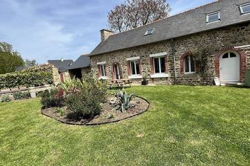 Gîte pour 4 personnes, avec jardin à Gommenec'h