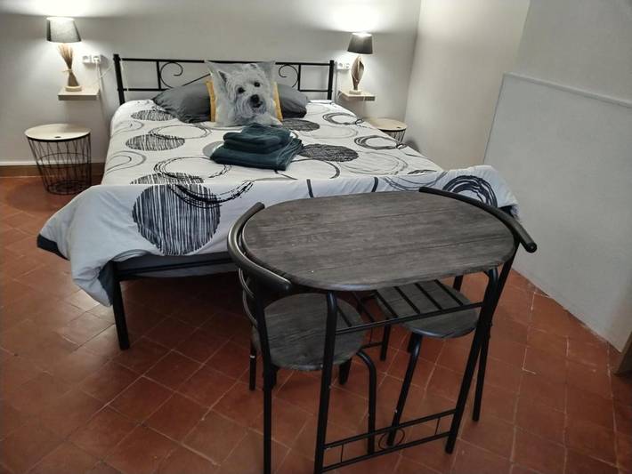 Location de vacances pour 2 personnes, avec jardin et vue ainsi que piscine et terrasse à Pierrerue - 2