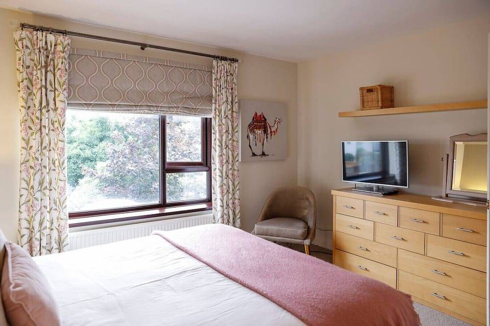 Stylish Family Home Close To City Centre with Parking in Cardiff, Cardiff e dintorni