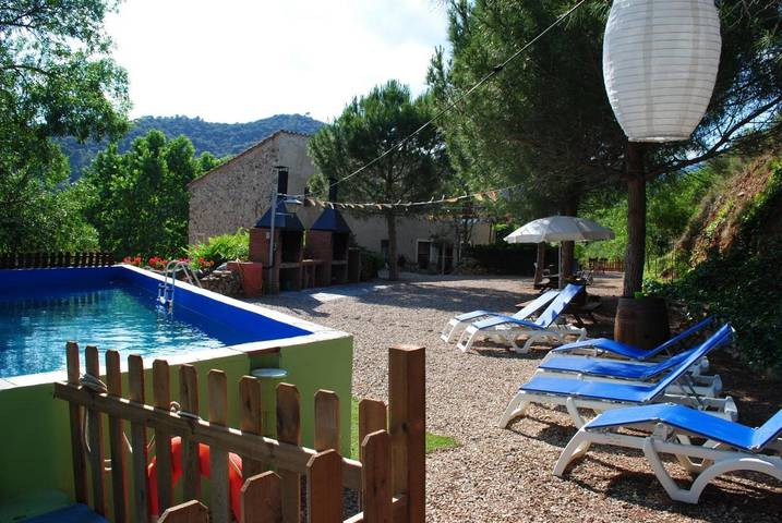 Casa rural para 5 personas, con vistas además de jardín y piscina en Priorat
